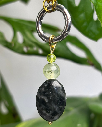 The Queenie Simple Magpie Charm