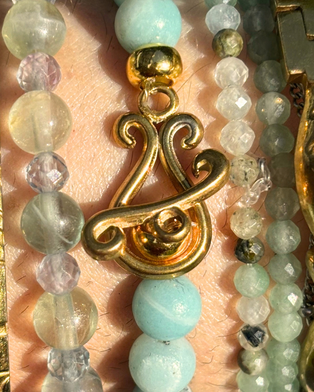 The Vintage Teardrop Clasp