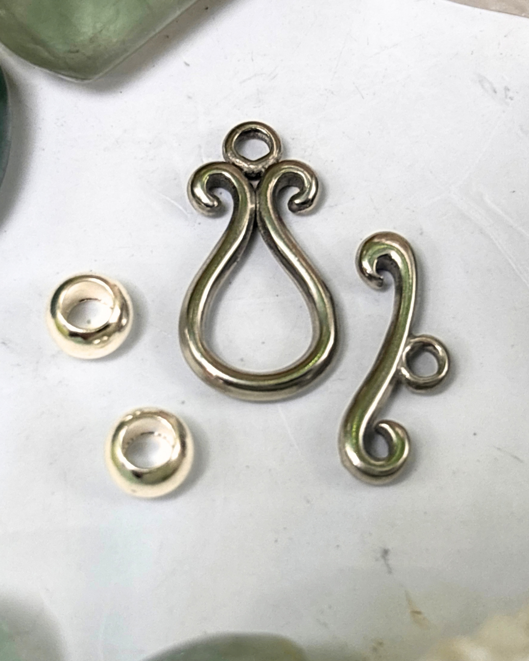 The Vintage Teardrop Clasp