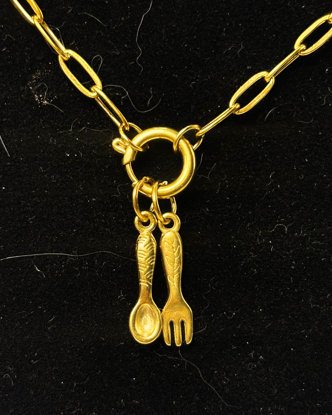 The Simple Gold Clasp Necklace