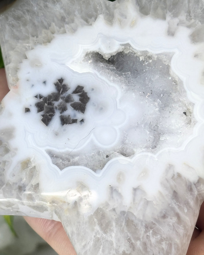XL Druzy Agate Star Carving