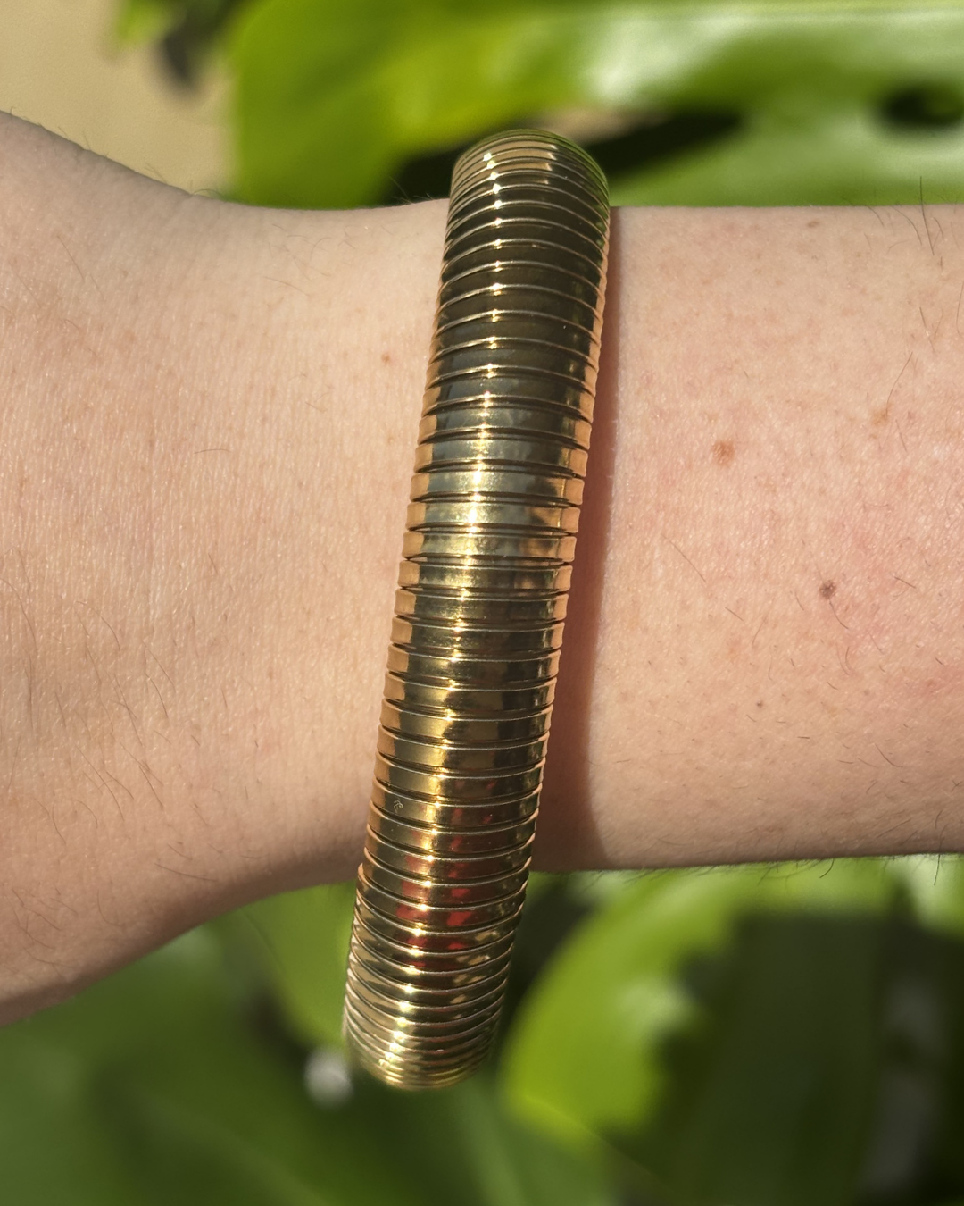 Small Gold Vintage Inspired Snake Bone Stretchy Bracelet 10mm