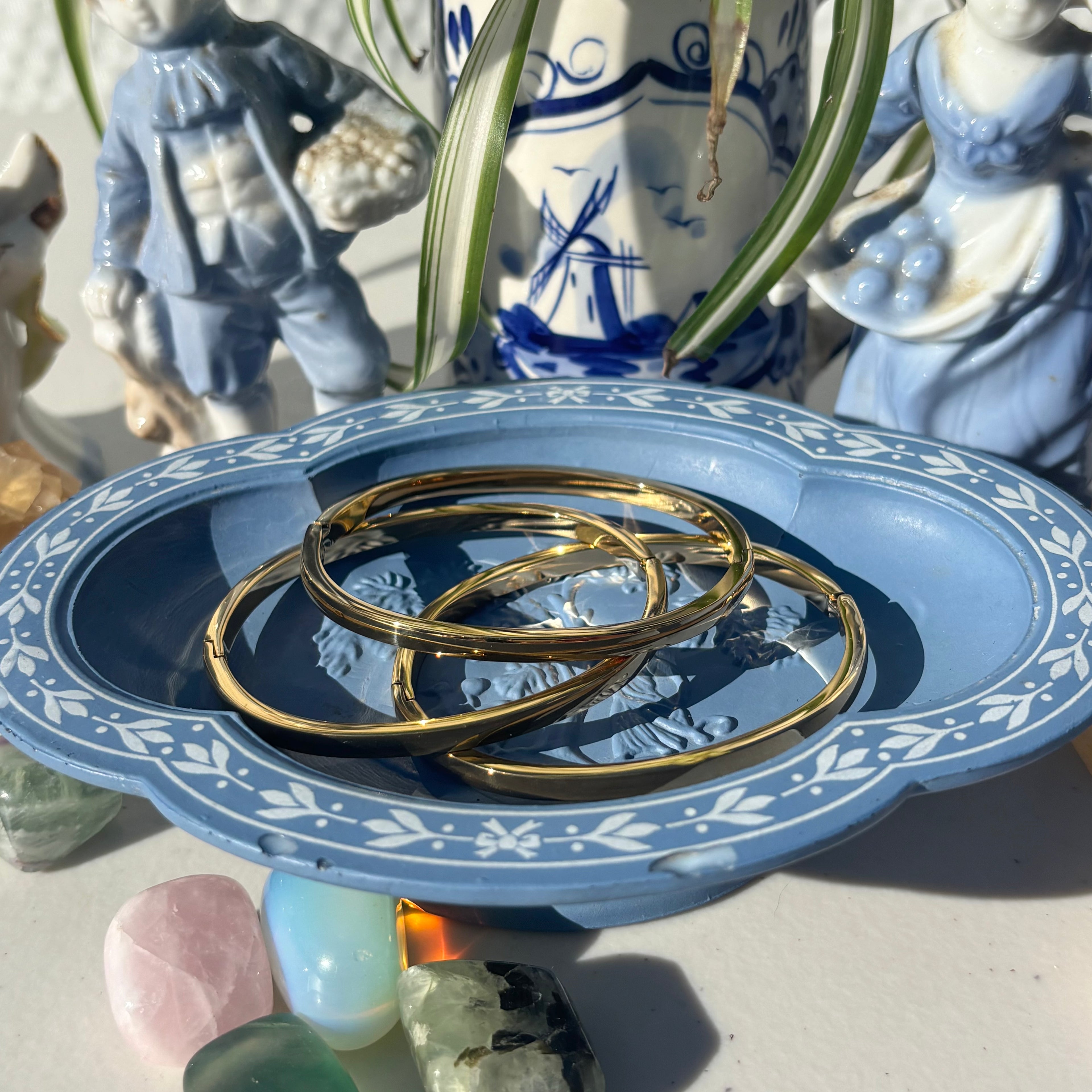 The Guide Crystals 4mm Gold Bangle