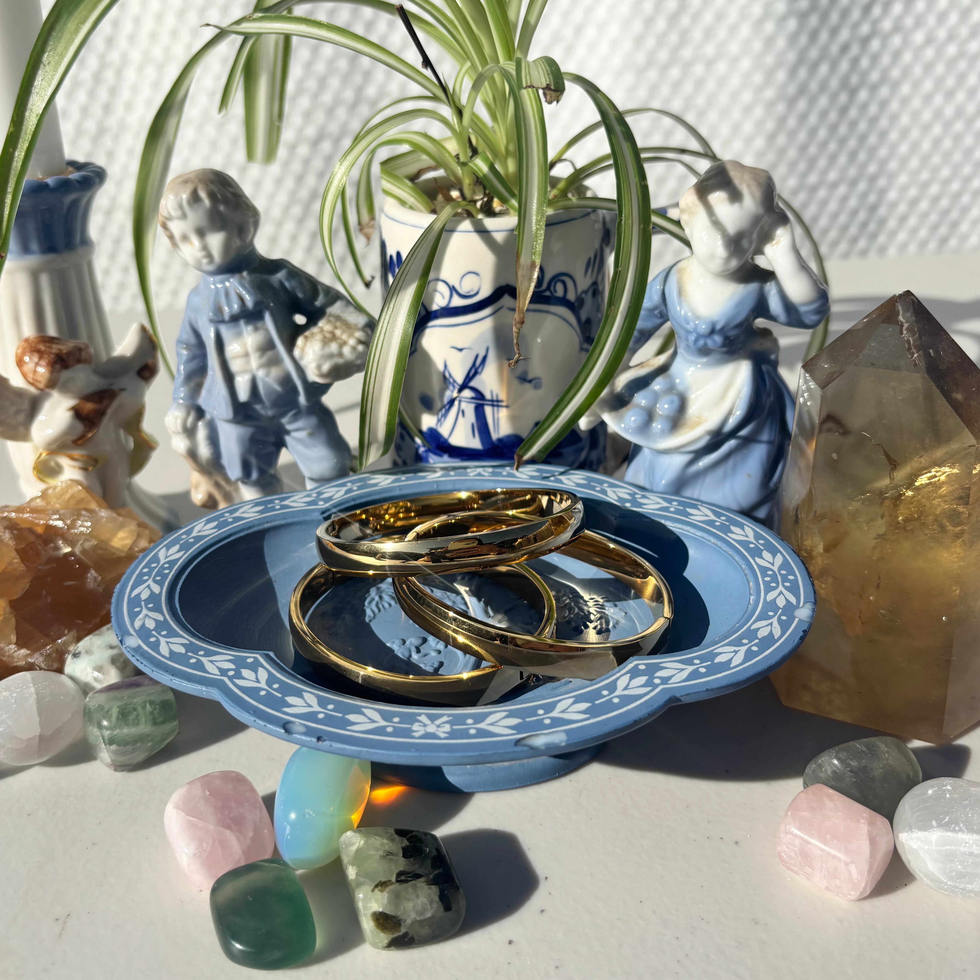 The Guide Crystals 8mm Gold Bangle